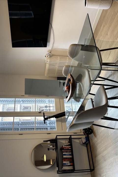 Sunny and charming Eixample home - 3