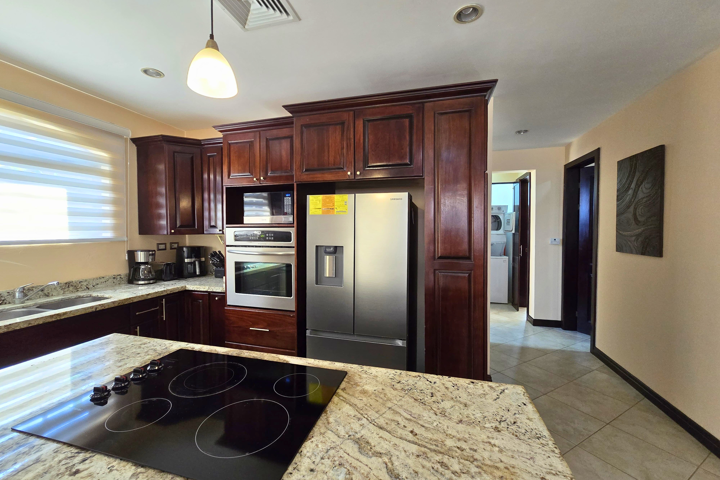 3BR Poolside Condo – Walk to Beach, Bars & Dining - 3