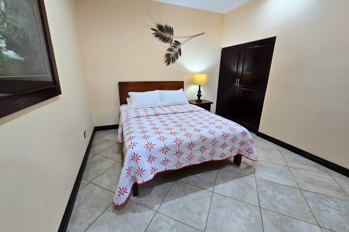 3BR Poolside Condo – Walk to Beach, Bars & Dining - 7
