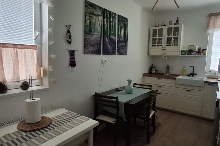 Z obývačky rovno na terasu a z terasy do zahrady - 2