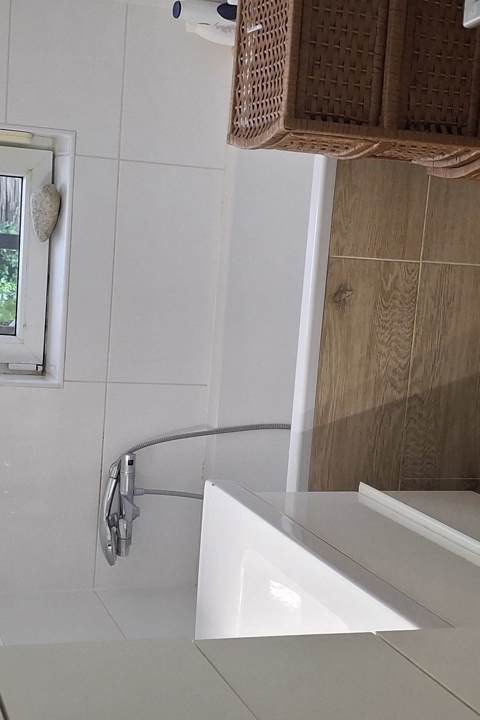 Z obývačky rovno na terasu a z terasy do zahrady - 6