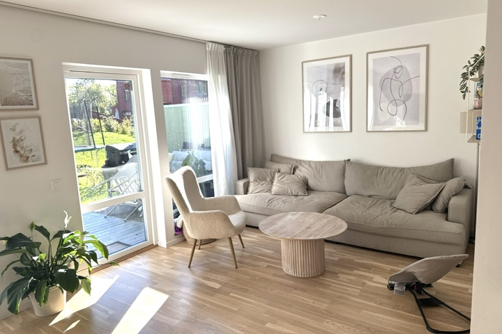 A beautiful and charming modern townhouse - 1