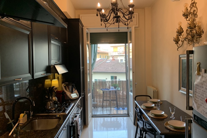 Refurnished flat close to city center - 7