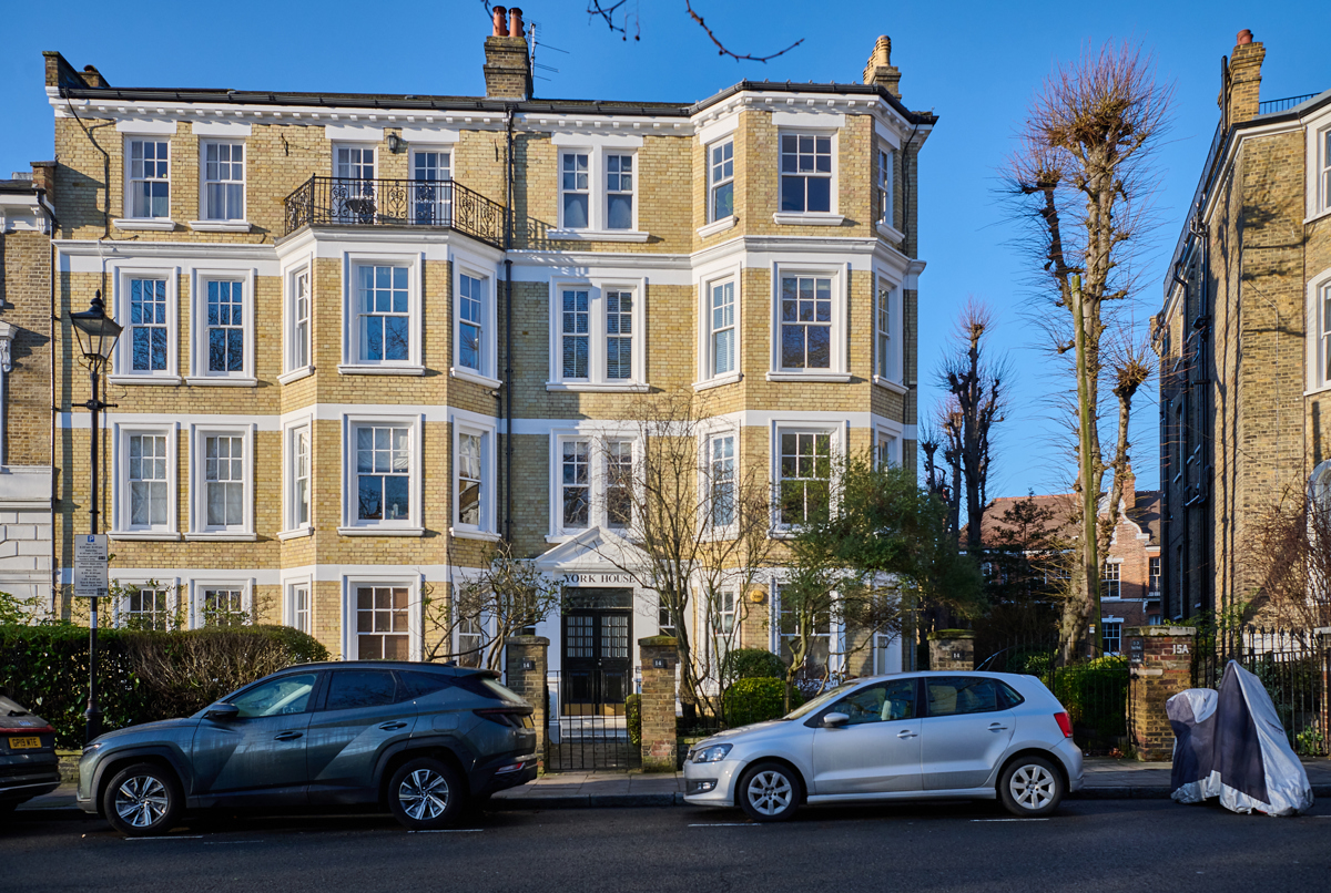 Sunny flat in Islington, overlooking the park.