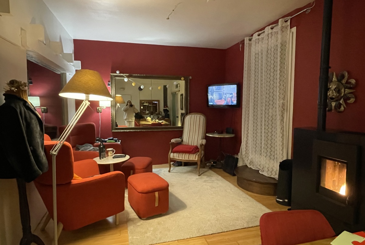 Charming home close to Paris with terrace, piano..