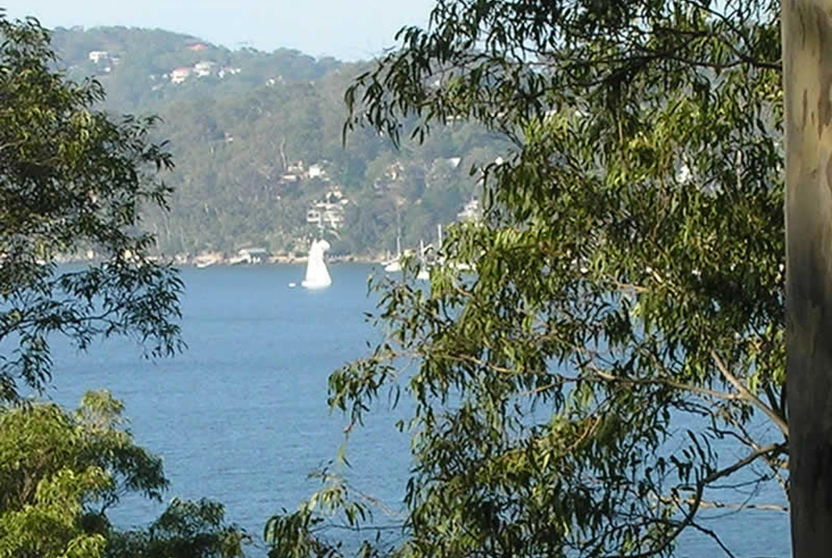 Peaceful house on a beautiful island near Sydney