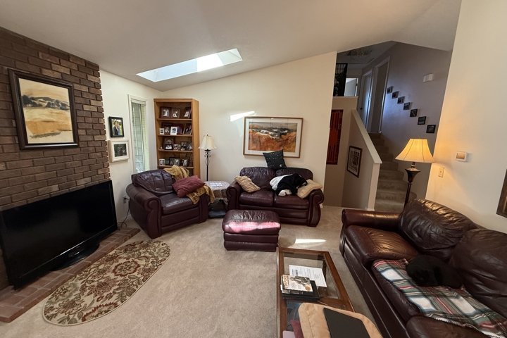 Beautiful Residential home convenient 4 exploring - 2