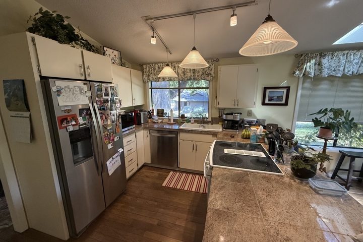 Beautiful Residential home convenient 4 exploring - 5