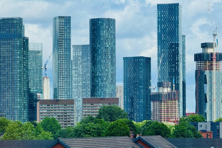 A cheerful escape with a sky line view - 1
