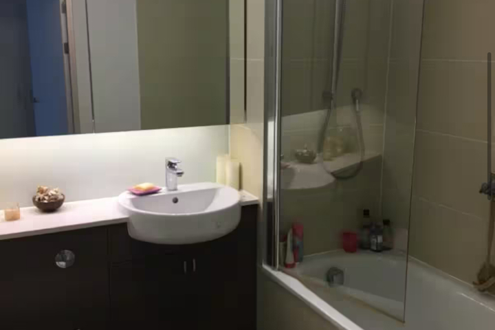 Spacious bright apartment 2 bed 2wc - 6