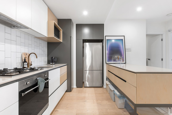 The heart of Melbourne in designer complex - 4