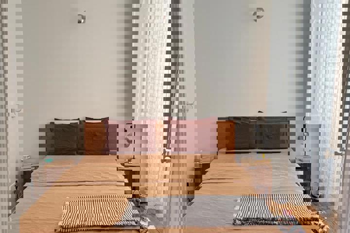 Large flat in residential area - 6