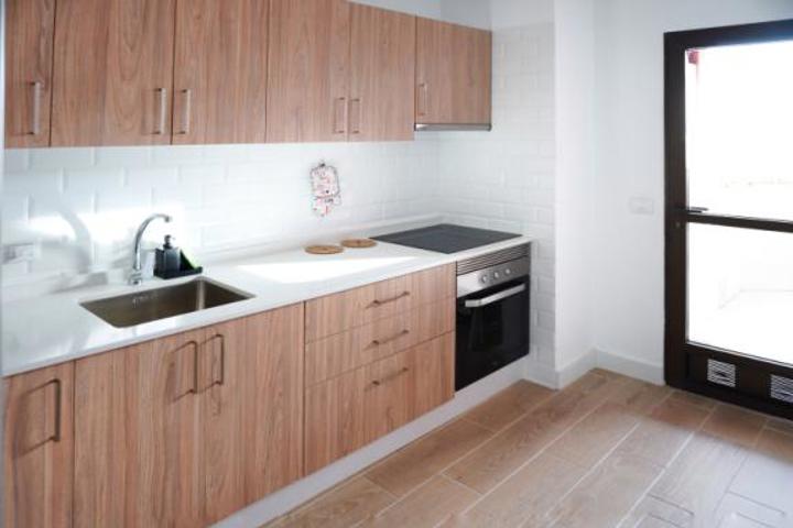 Beachfront Light Spacious Apartment - 4