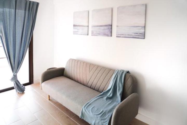 Beachfront Light Spacious Apartment - 3