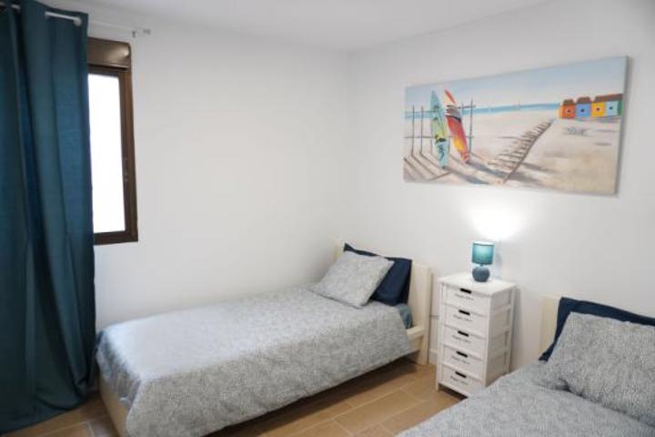 Beachfront Light Spacious Apartment - 8