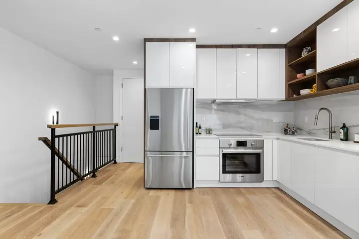 Sunny Brooklyn Apartment on tree lined street - 2