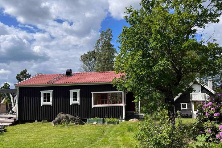 Renovated holiday home near a lake and forest - 18