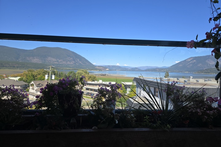 Top floor Condo with Shuswap Lake view - 2