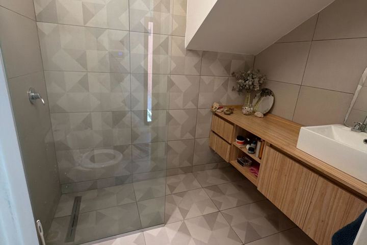 Spacious house in the hill`s wood - 9