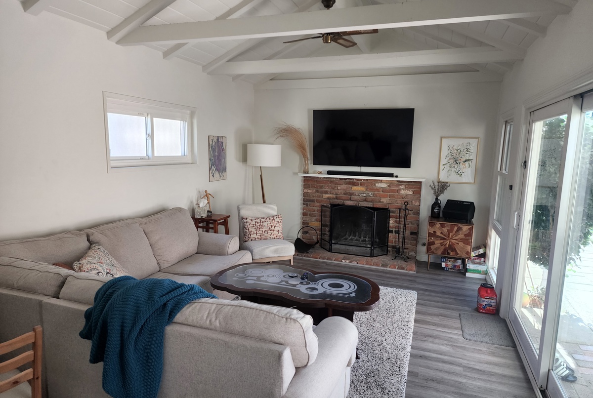 Stylish 3BR Home with Pool, Spa & Backyard