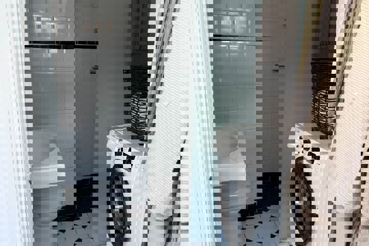 Light & cozy top floor apartment - 12