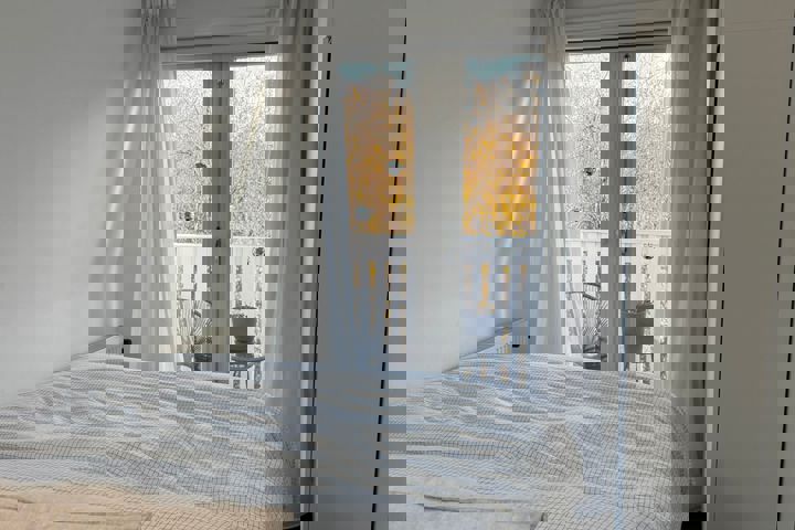 Light & cozy top floor apartment - 11