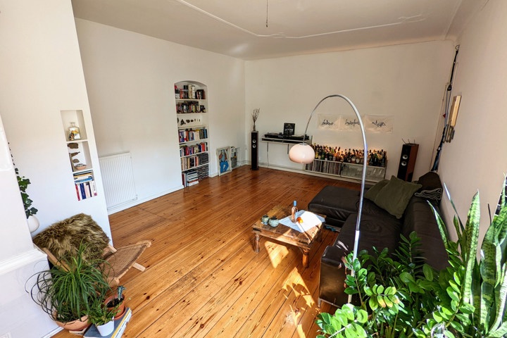 Cosy, Bright & Spacious Art Nouveau Home - 5