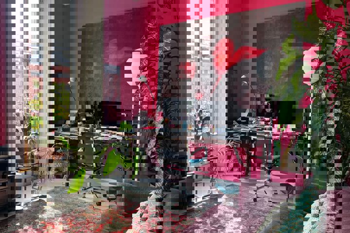 The colorful apartment of a Milanese set designer - 1