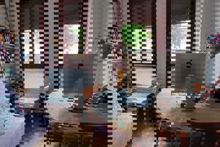 Quiet apartment with bus access - 1