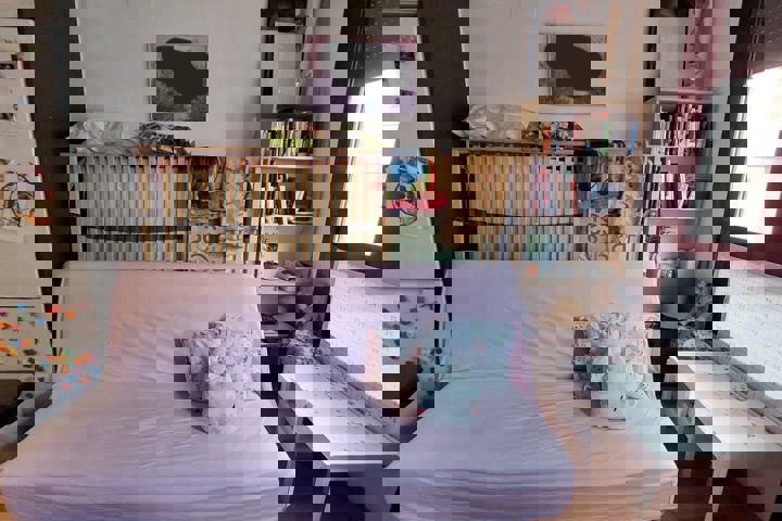 Quiet apartment with bus access - 3