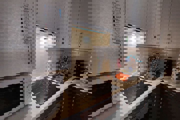 Quiet apartment with bus access - 6