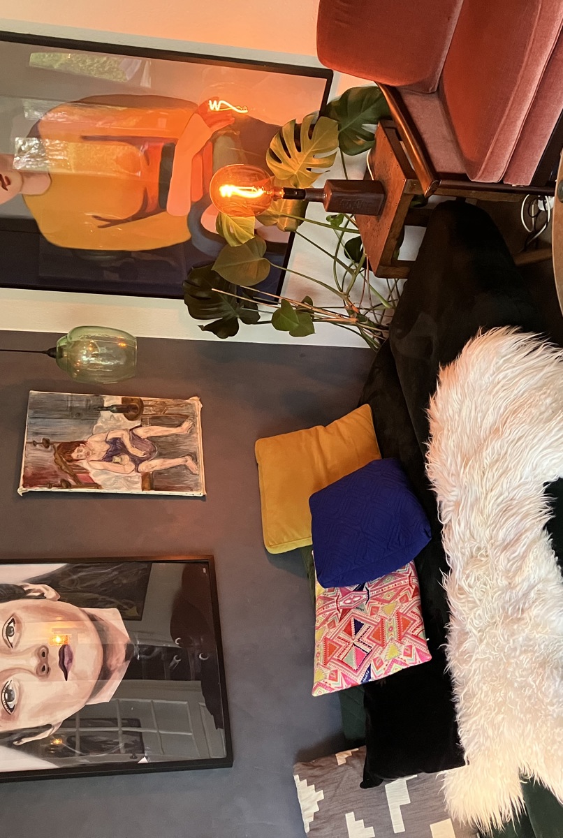 Terraced house 5 minutes from station