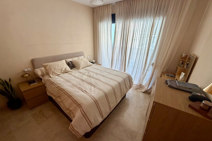 Cozy & Stylish Home in Sunny Valencia - 2