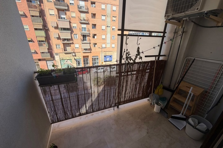 Cozy & Stylish Home in Sunny Valencia - 4