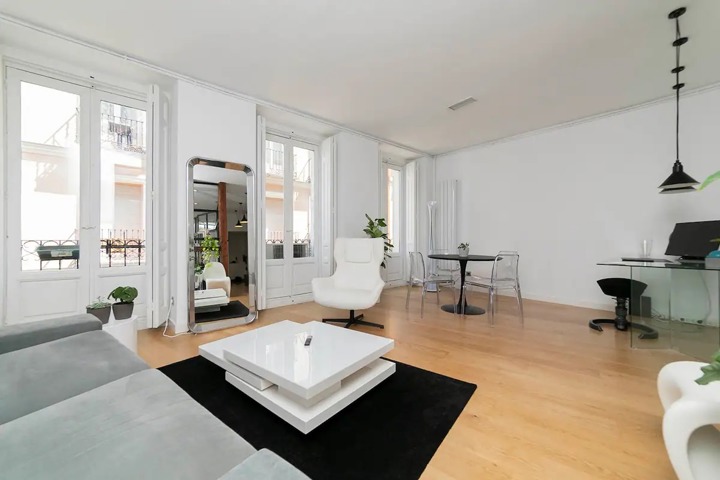 Long-Term Swap Madrid–Lisbon Flat - 7