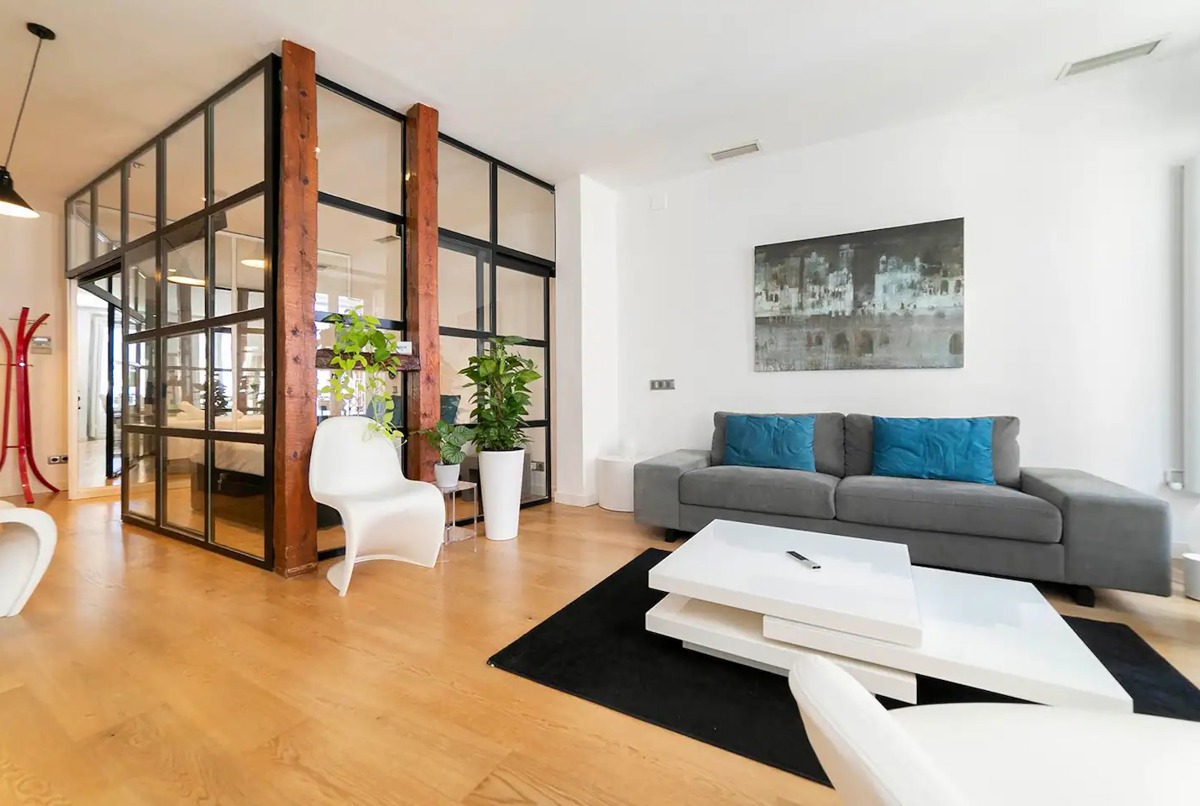 Long-Term Swap Madrid–Lisbon Flat