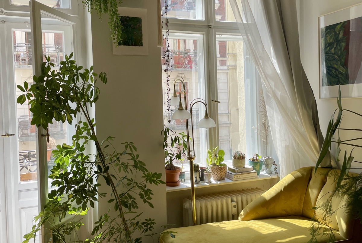 Sunny Berlin Room with Jungle Charm & Balcony