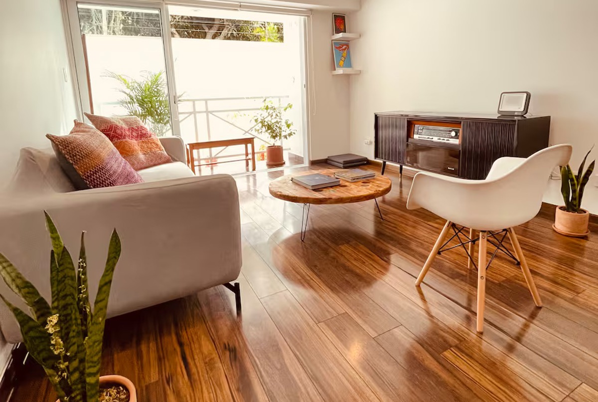 Quiet flat in the heart of Barranco w/ workspace