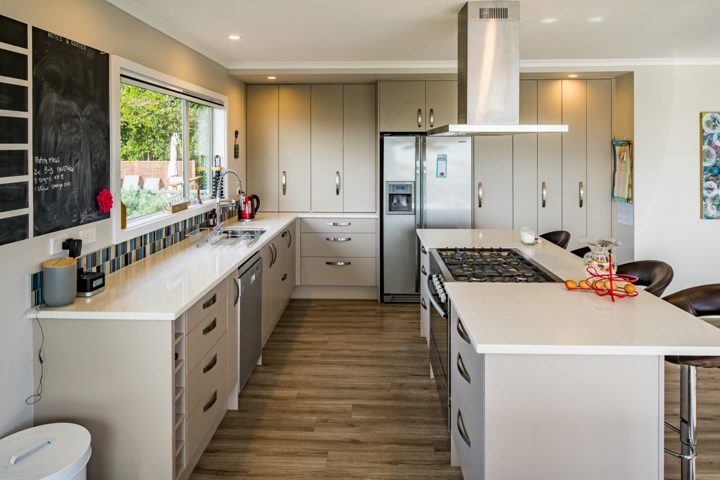 Spacious sunny home with Seaviews - 2