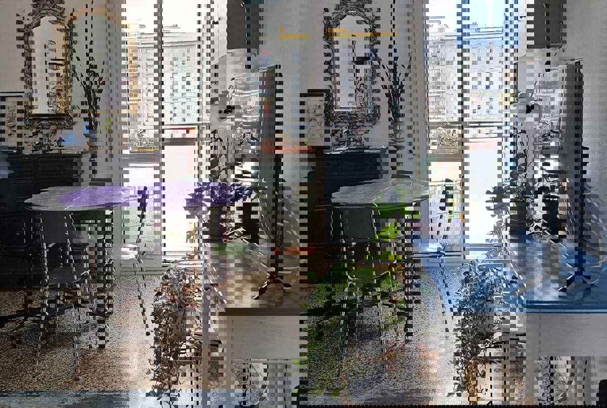 Plants flat