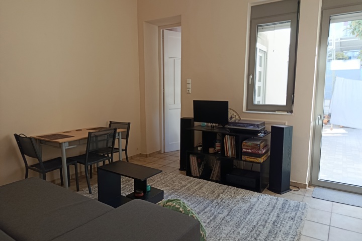 Our seaside home with backyard and workspaces - 2