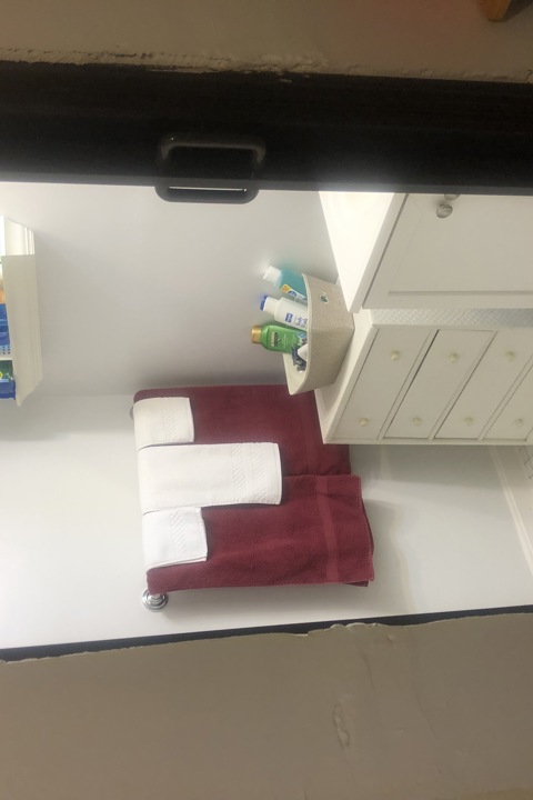 Spacious will set up basement apartment - 10