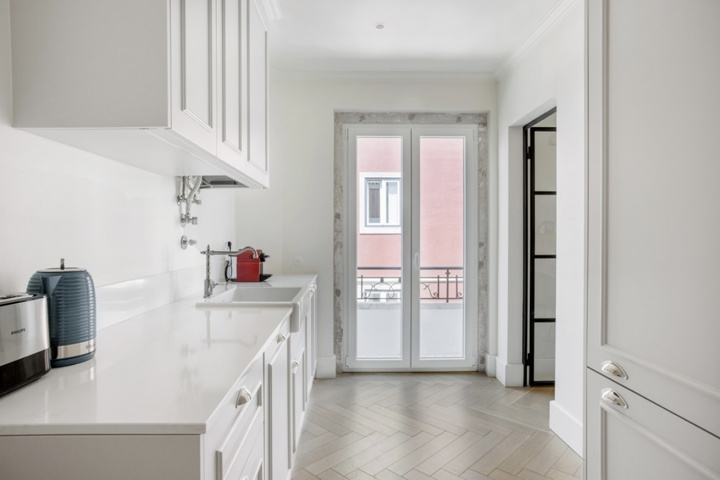 Modern 2 bedroom apartment in the heart of Lisbon - 1