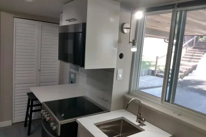 Elegant and Minimalist Studio - 5