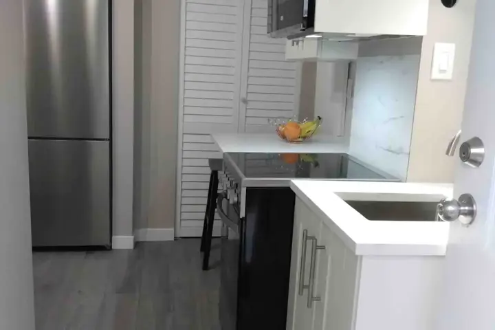 Elegant and Minimalist Studio - 6