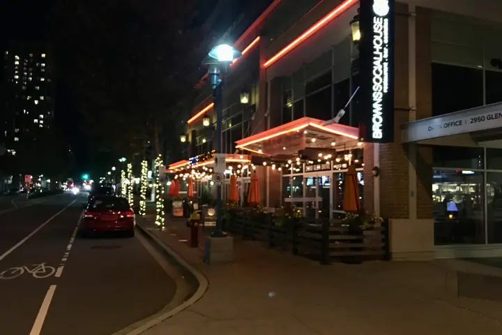 Elegant and Minimalist Studio - 17