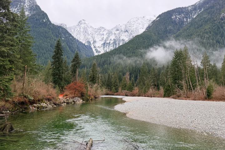 Elegant and Minimalist Studio - 24