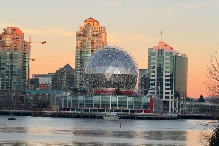 Elegant and Minimalist Studio - 27