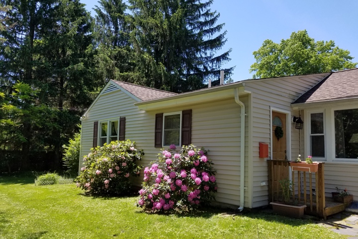 cozy, bright home with private garden - 1