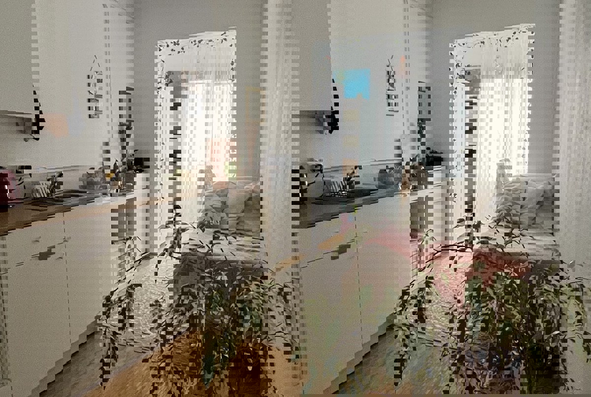 Bright Studio for One – right on the seaside